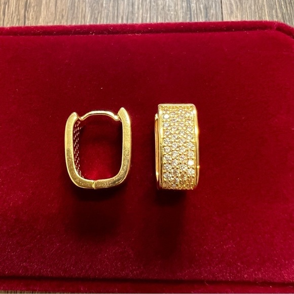 Women’s Gold Rhinestones Square Hoops Fashion Earrings - Picture 3 of 7